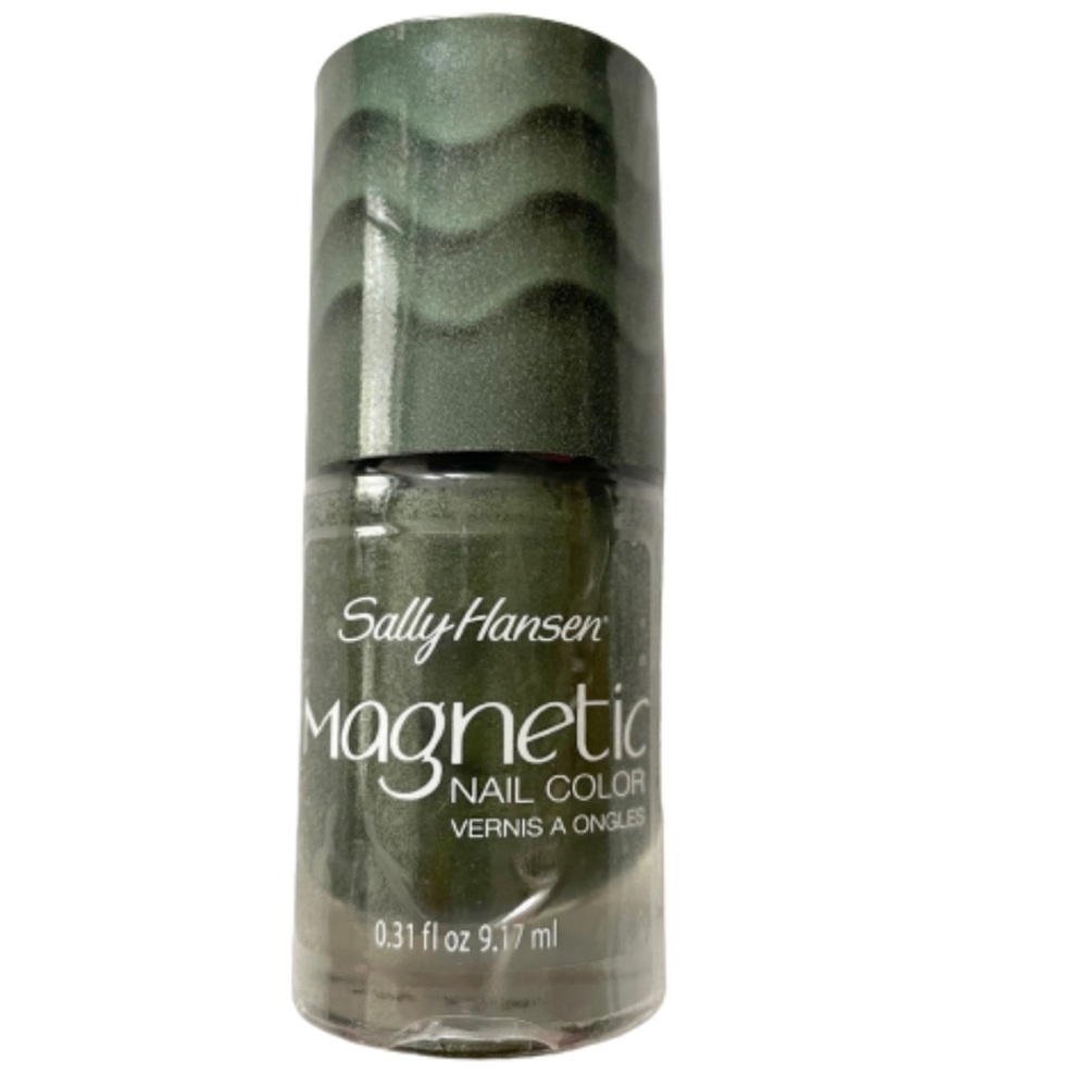 Electric emerald Sally Hansen Magnetic Nail Polish Color